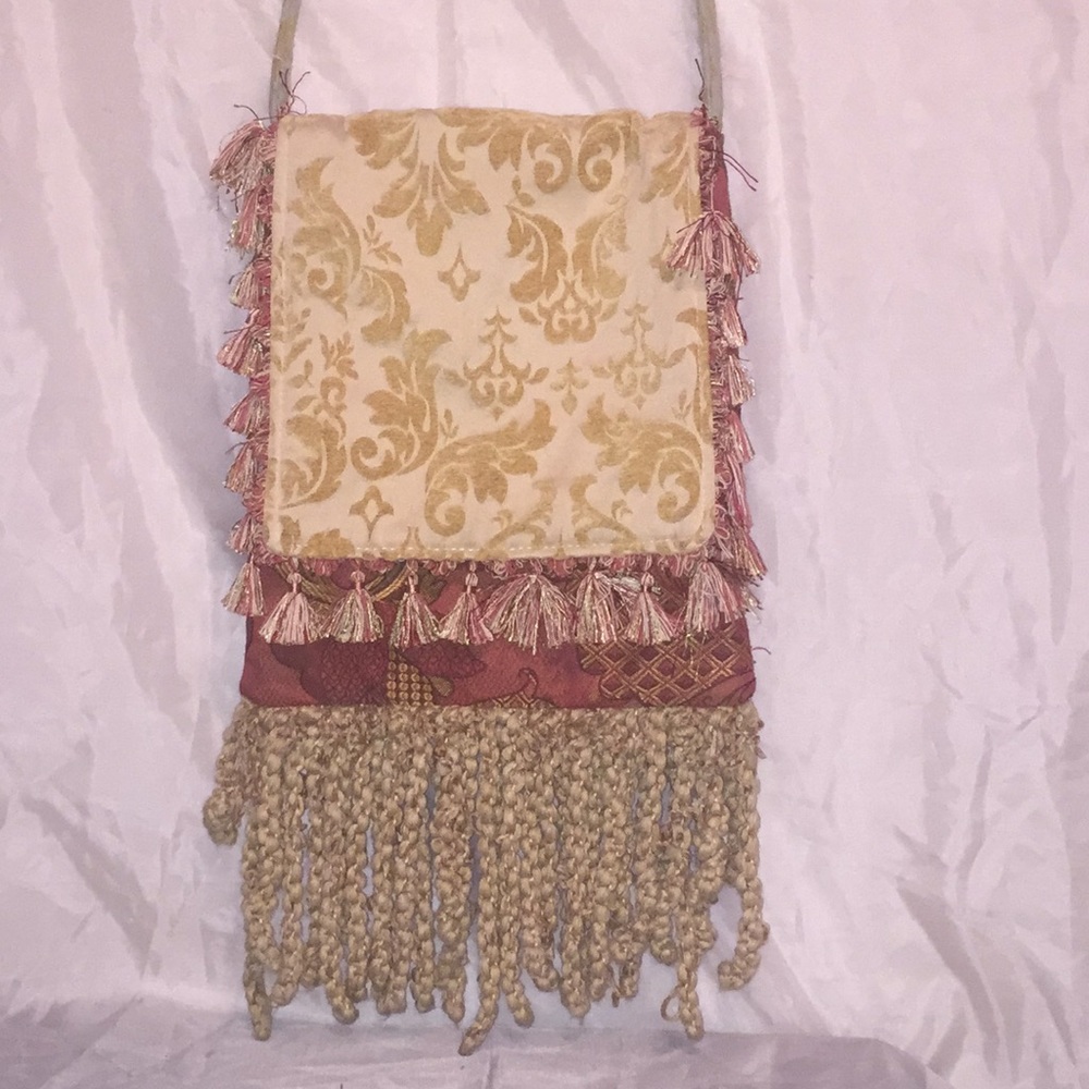 Keep It Gypsy crossbody purse-VERY UNIQUE 💕🌼